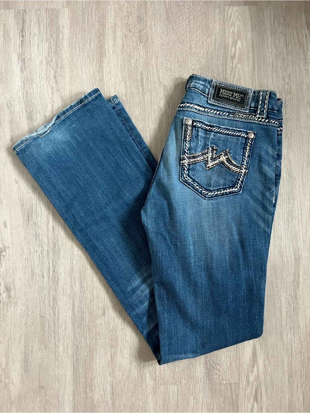 Miss Me Stitched Easy Boot Stretch Jean embroidered Pockets bootcut zip fly 29